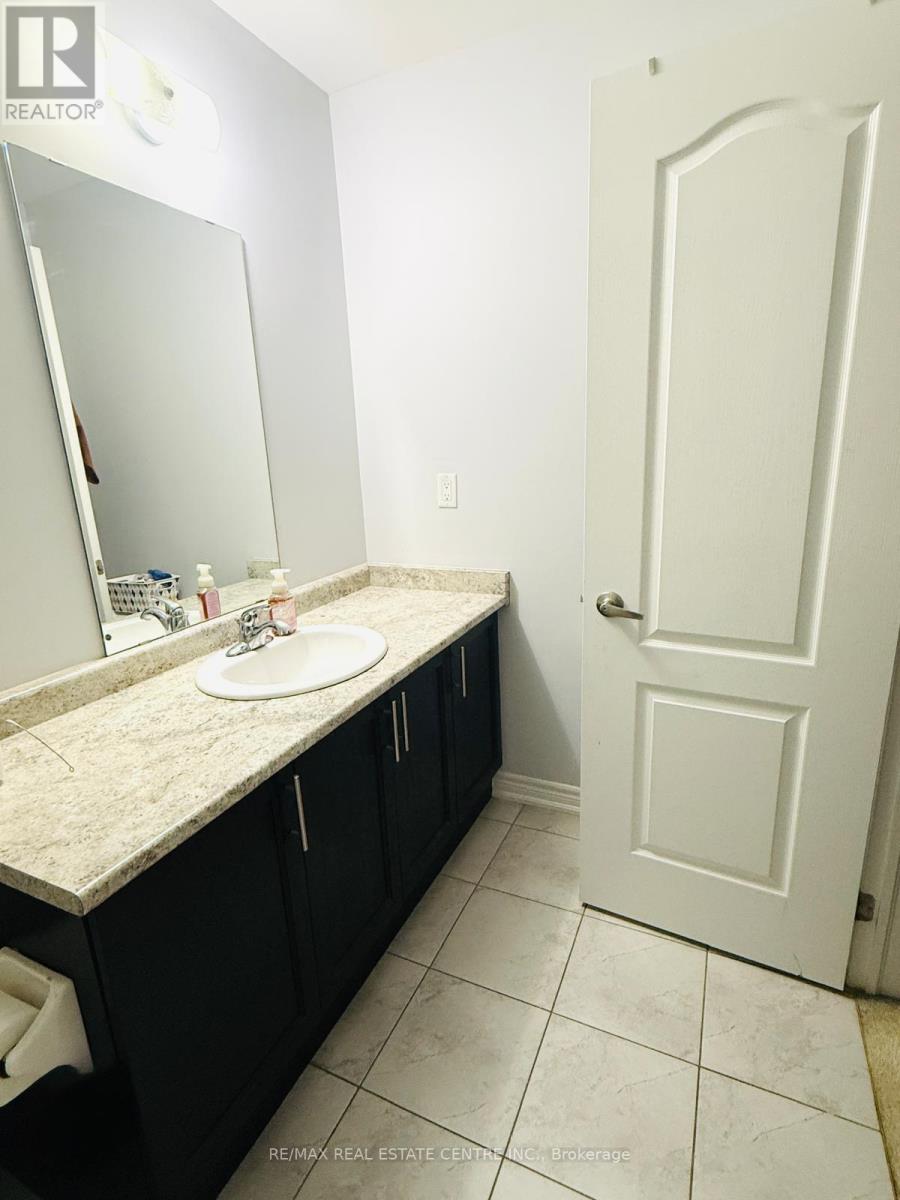 47 Crumlin Crescent, Brampton, Ontario  L6X 0Y3 - Photo 13 - W12968630