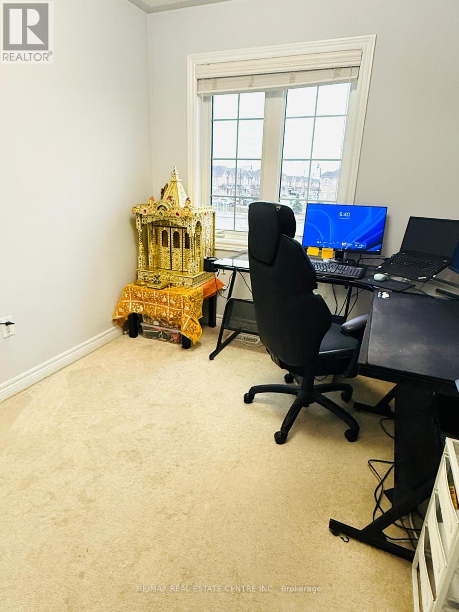 47 Crumlin Crescent, Brampton, Ontario  L6X 0Y3 - Photo 14 - W12968630