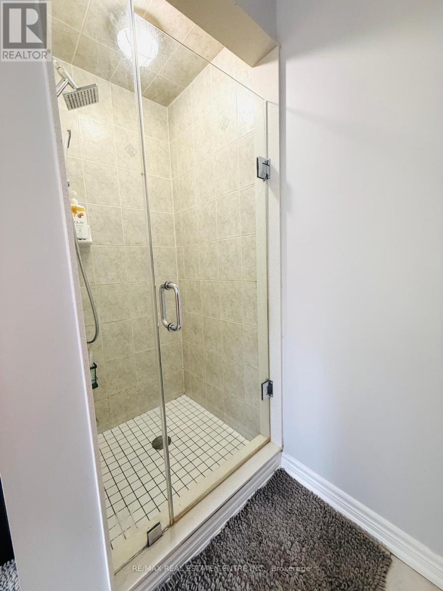 47 Crumlin Crescent, Brampton, Ontario  L6X 0Y3 - Photo 16 - W12968630