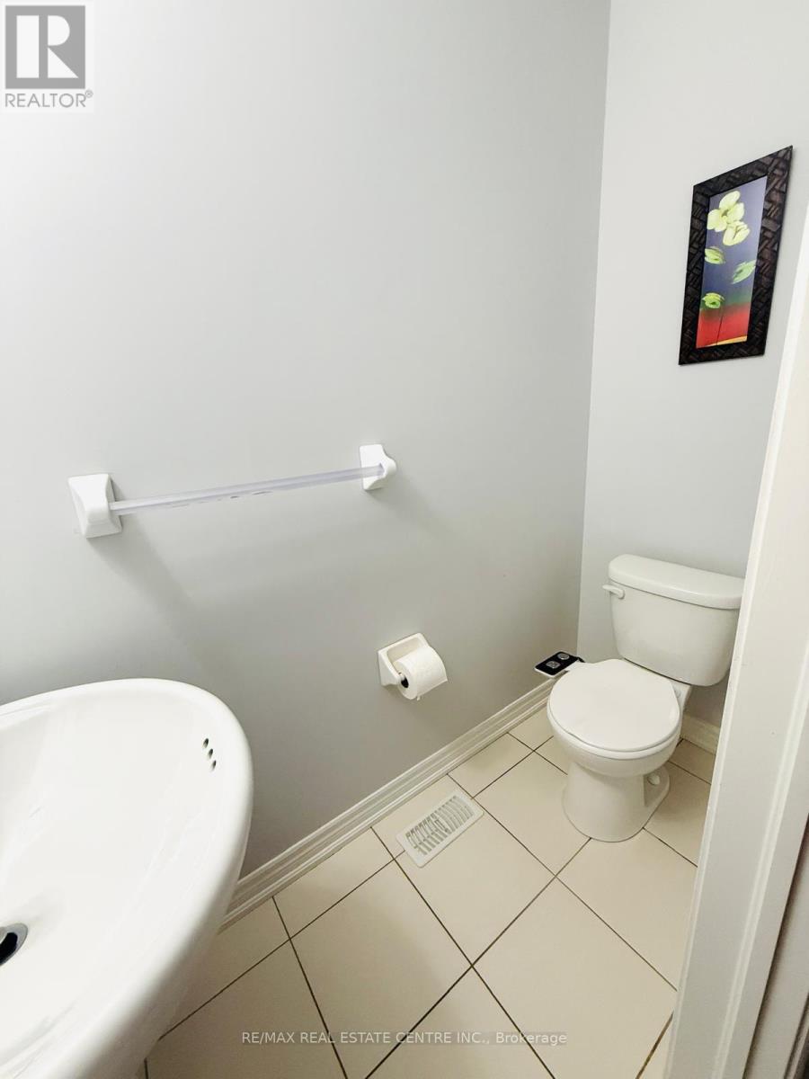 47 Crumlin Crescent, Brampton, Ontario  L6X 0Y3 - Photo 7 - W12968630