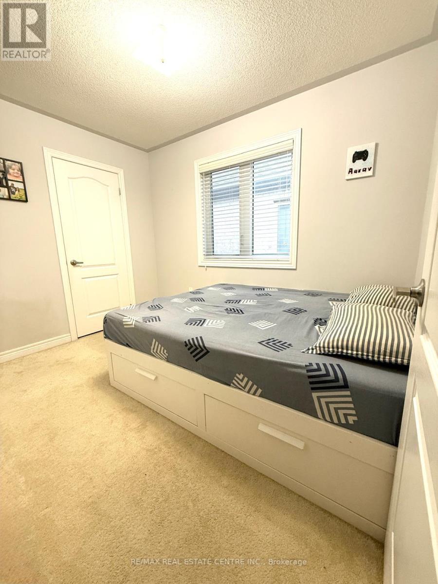 47 Crumlin Crescent, Brampton, Ontario  L6X 0Y3 - Photo 9 - W12968630