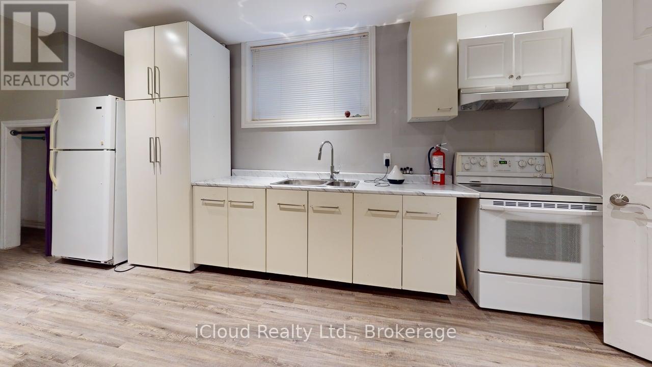 2 - 55 Royal Palm Drive, Brampton, Ontario  L6Z 1P1 - Photo 2 - W12968634