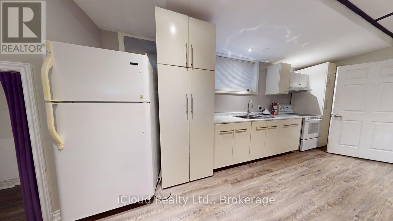 2 - 55 Royal Palm Drive, Brampton, Ontario  L6Z 1P1 - Photo 5 - W12968634