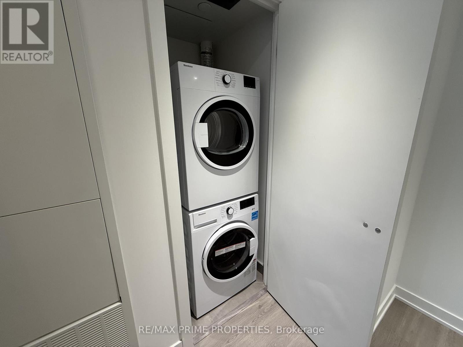 2808 - 8 Wellesley Street W, Toronto, Ontario  M4Y 0J5 - Photo 13 - C12968606