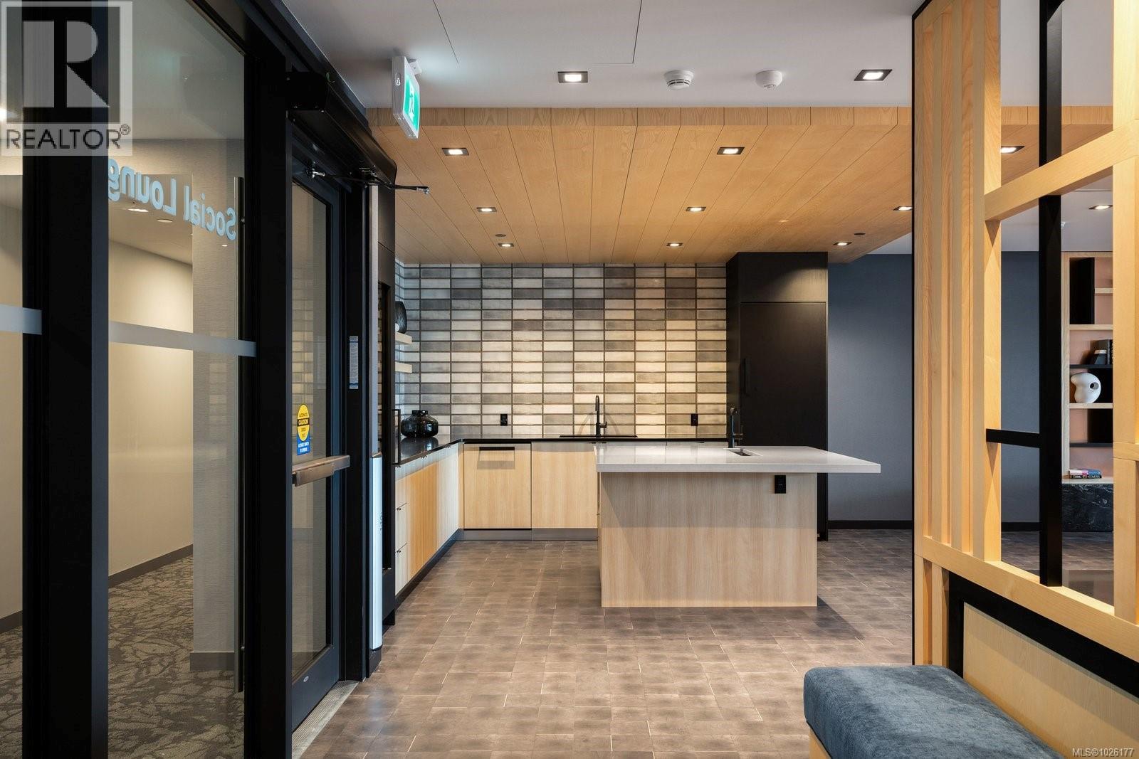 801 369 Tyee Rd, Victoria, British Columbia  V9A 0B6 - Photo 40 - 1026177