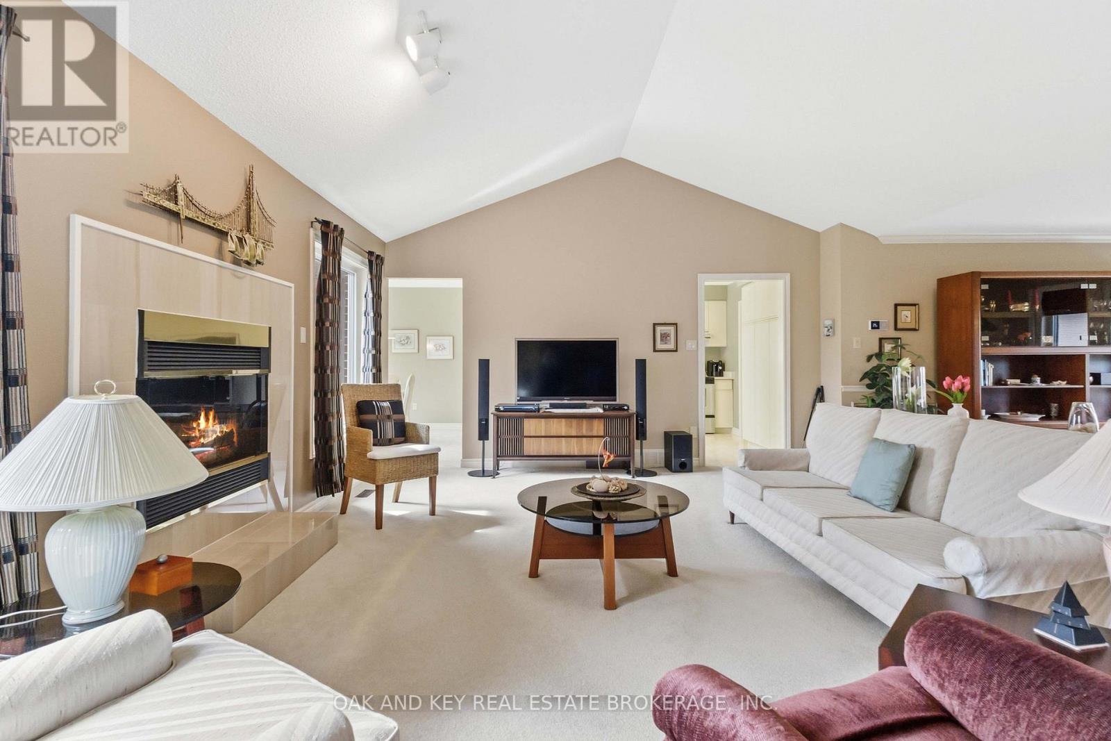 31 Green Hedge Lane, London North, Ontario  N6H 4Z3 - Photo 11 - X12968658