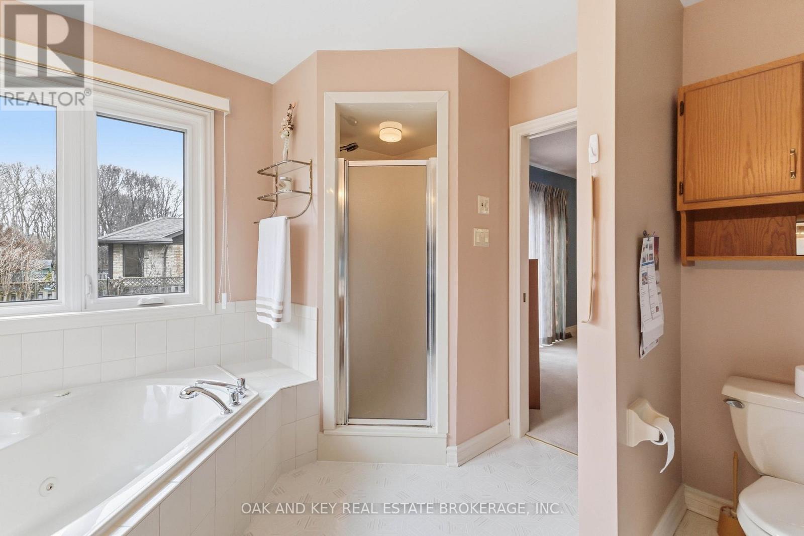 31 Green Hedge Lane, London North, Ontario  N6H 4Z3 - Photo 36 - X12968658