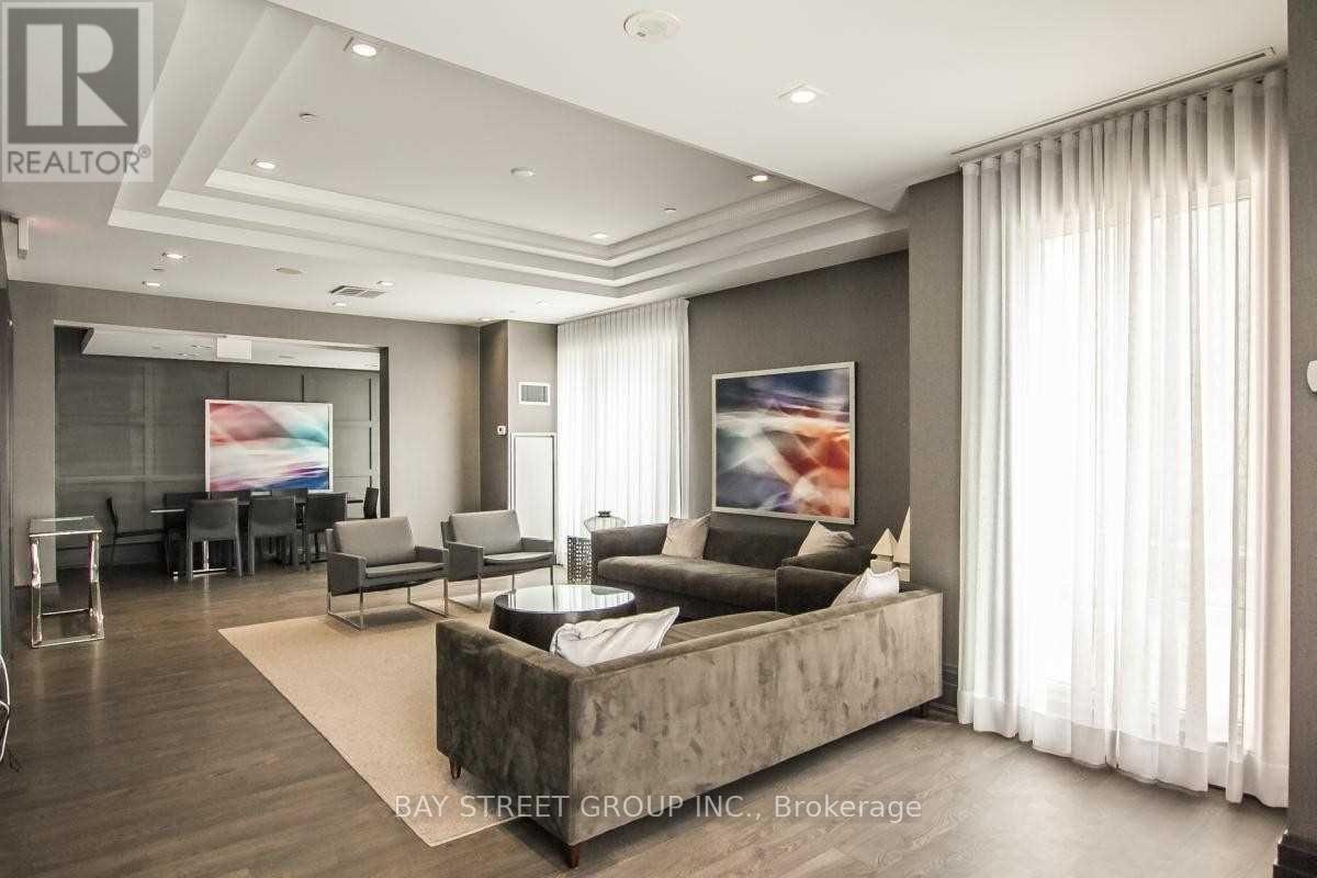 911(Master Bedroom) - 60 Berwick Avenue, Toronto, Ontario  M5P 1H1 - Photo 10 - C12968668