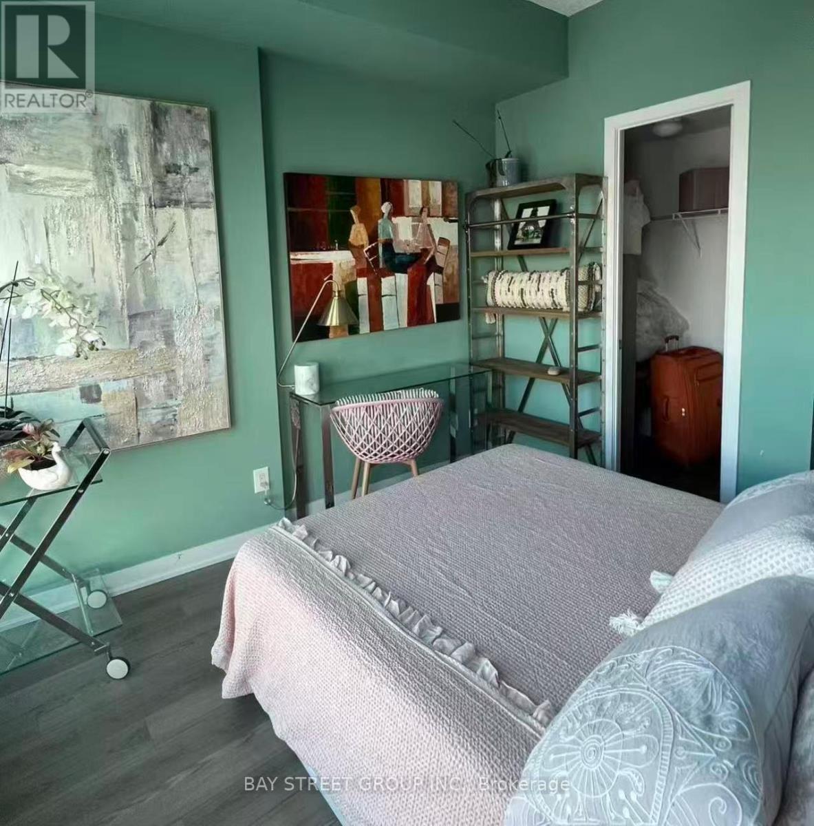 911(Master Bedroom) - 60 Berwick Avenue, Toronto, Ontario  M5P 1H1 - Photo 6 - C12968668