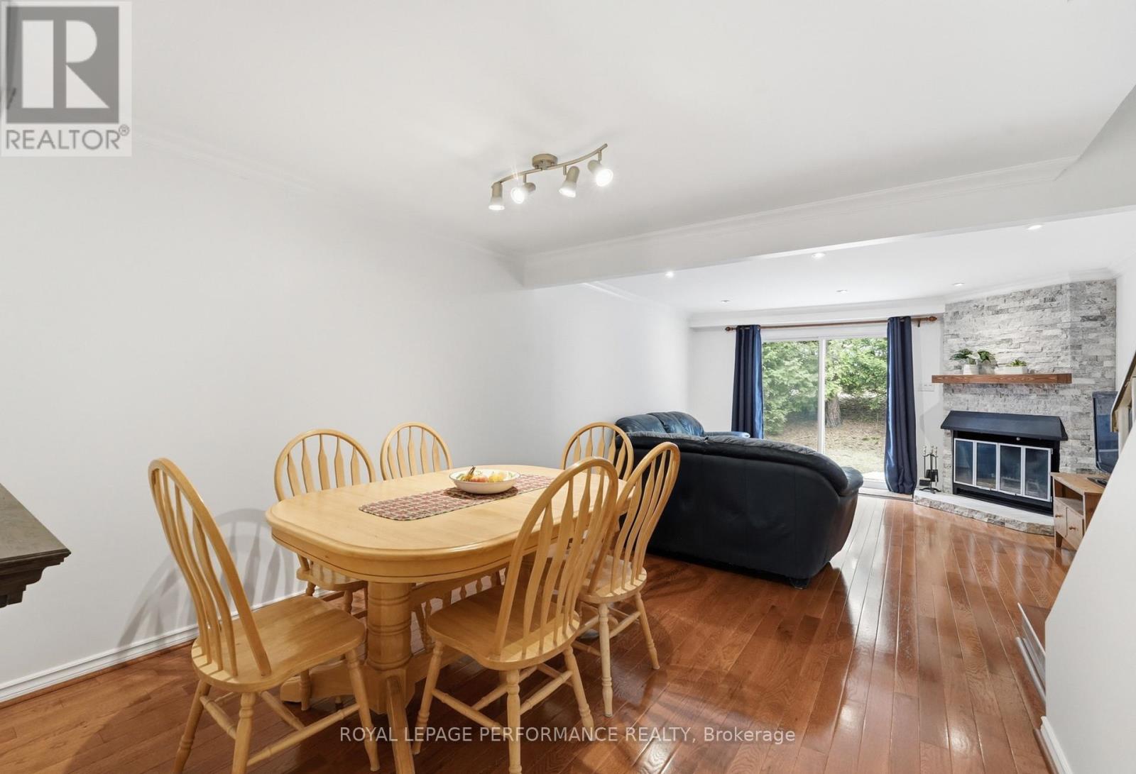 6442 Bilberry Drive, Ottawa, Ontario  K1C 4P3 - Photo 11 - X12968688