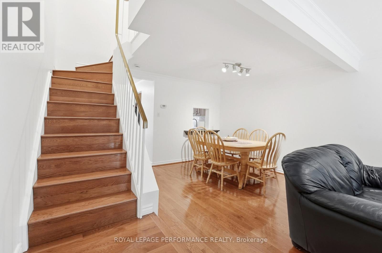 6442 Bilberry Drive, Ottawa, Ontario  K1C 4P3 - Photo 13 - X12968688