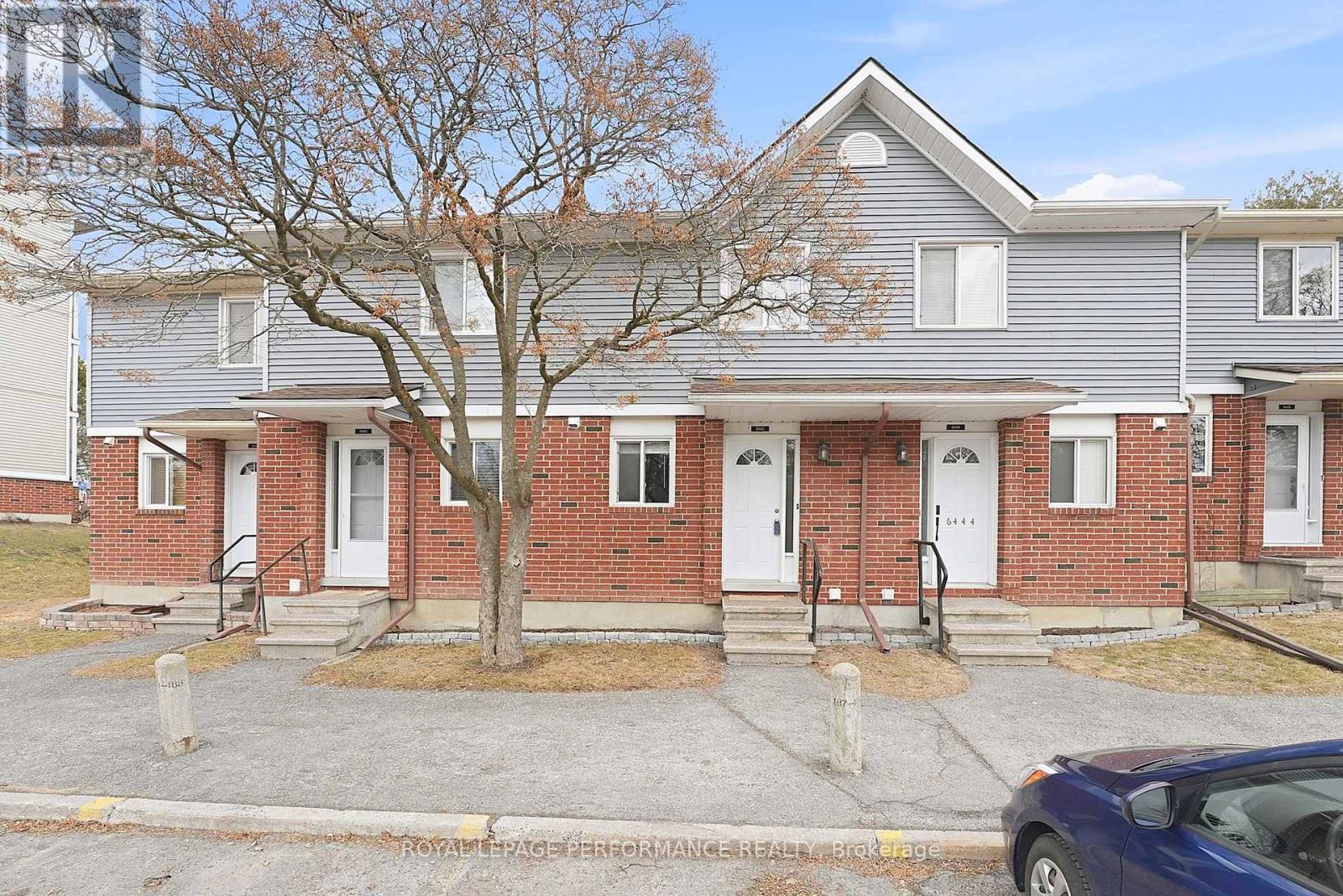 6442 Bilberry Drive, Ottawa, Ontario  K1C 4P3 - Photo 2 - X12968688