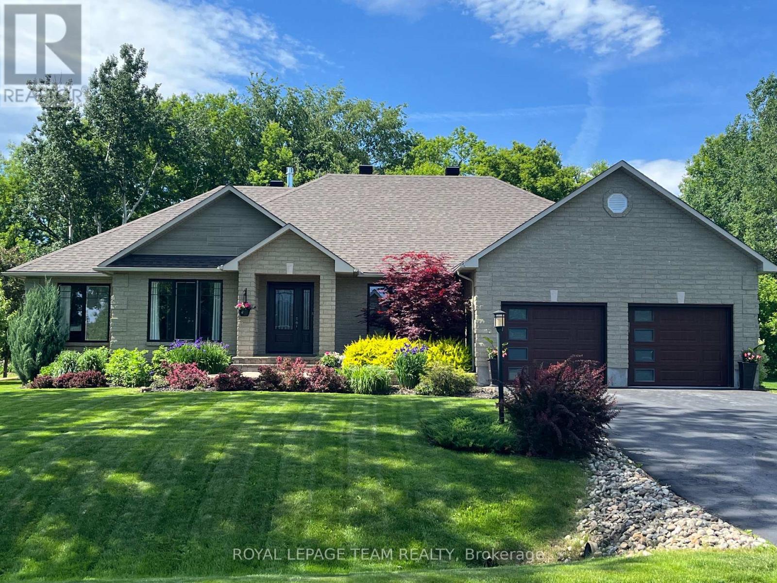 6903 TWIN LAKES AVENUE, Ottawa, Ontario