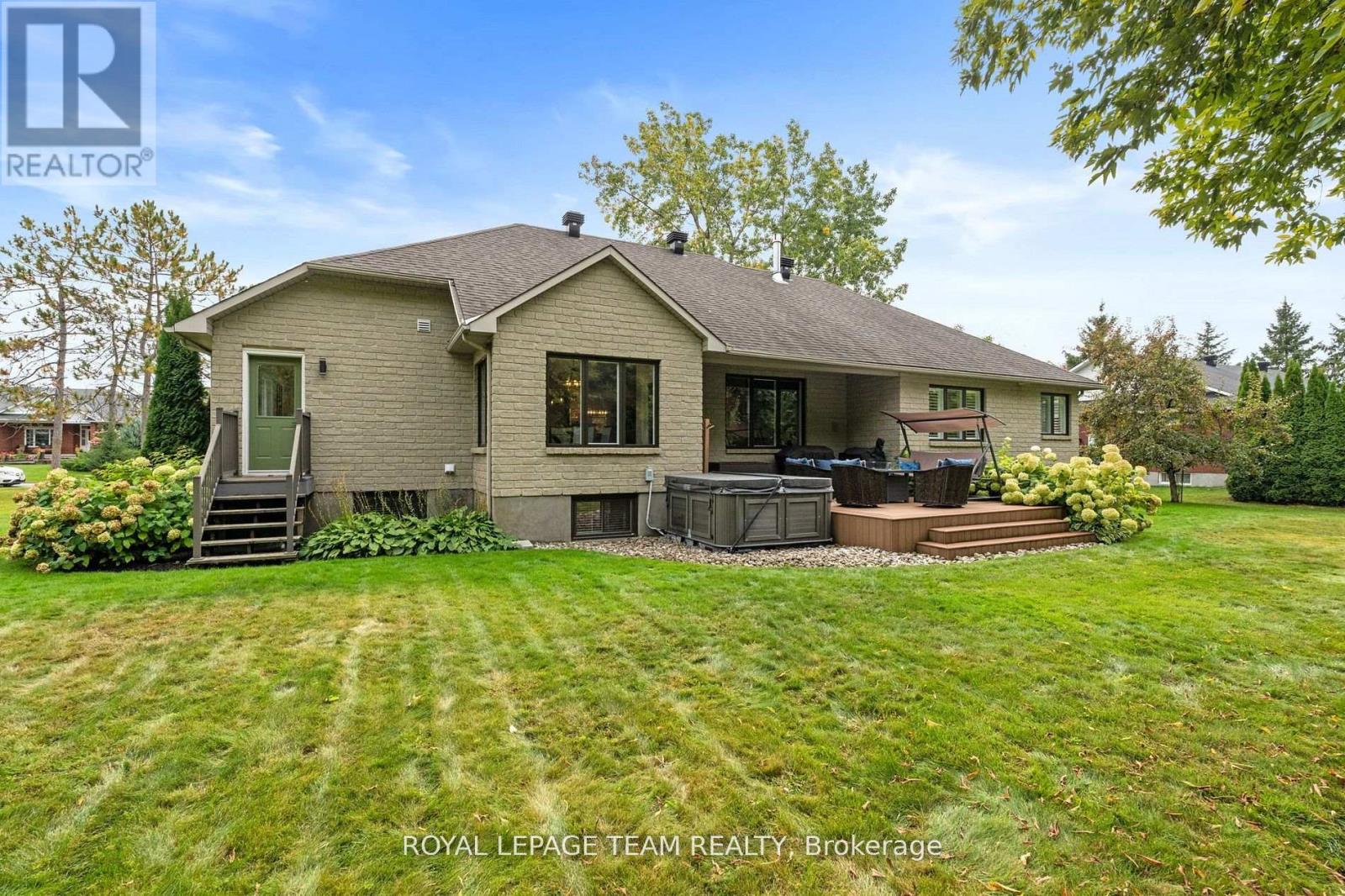 6903 Twin Lakes Avenue, Ottawa, Ontario  K4P 1P1 - Photo 41 - X12968728