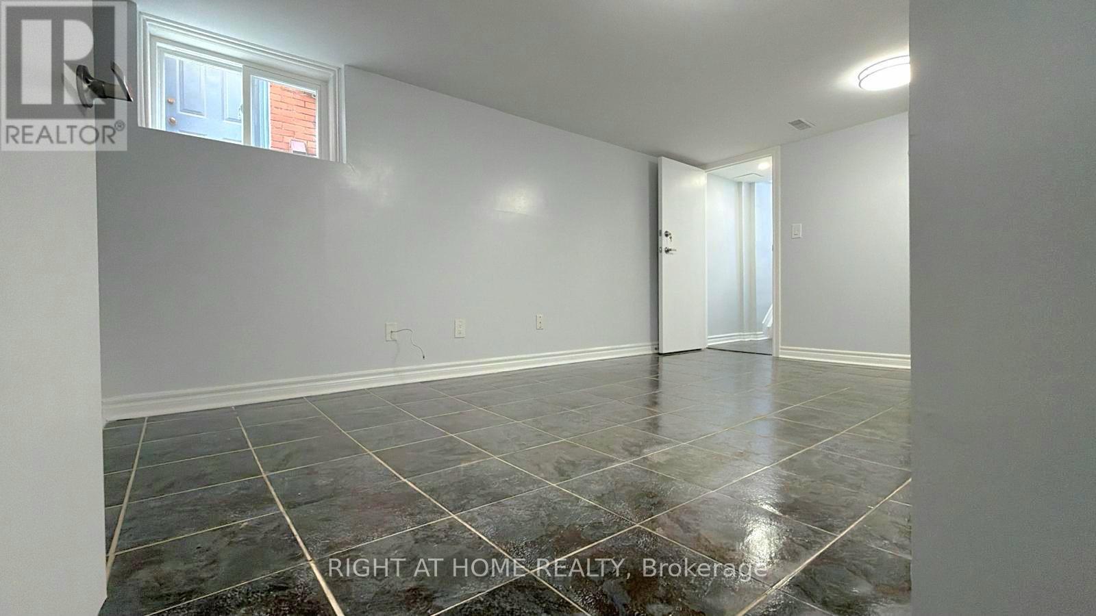 Basement - 408 Strathmore Boulevard, Toronto, Ontario  M4C 1N5 - Photo 2 - E12968682