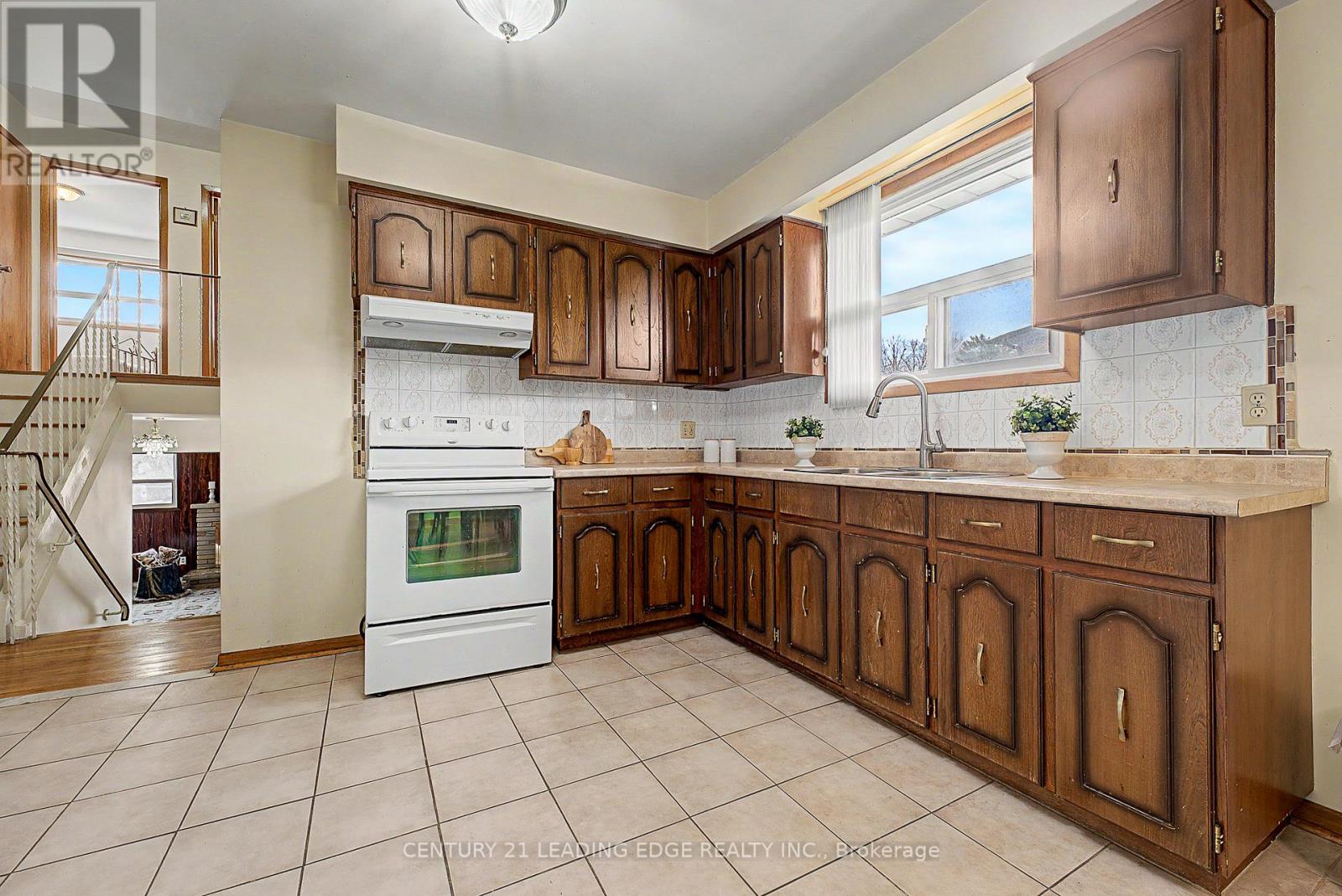 2a Fairglen Avenue, Toronto, Ontario  M1T 1G7 - Photo 13 - E12968736