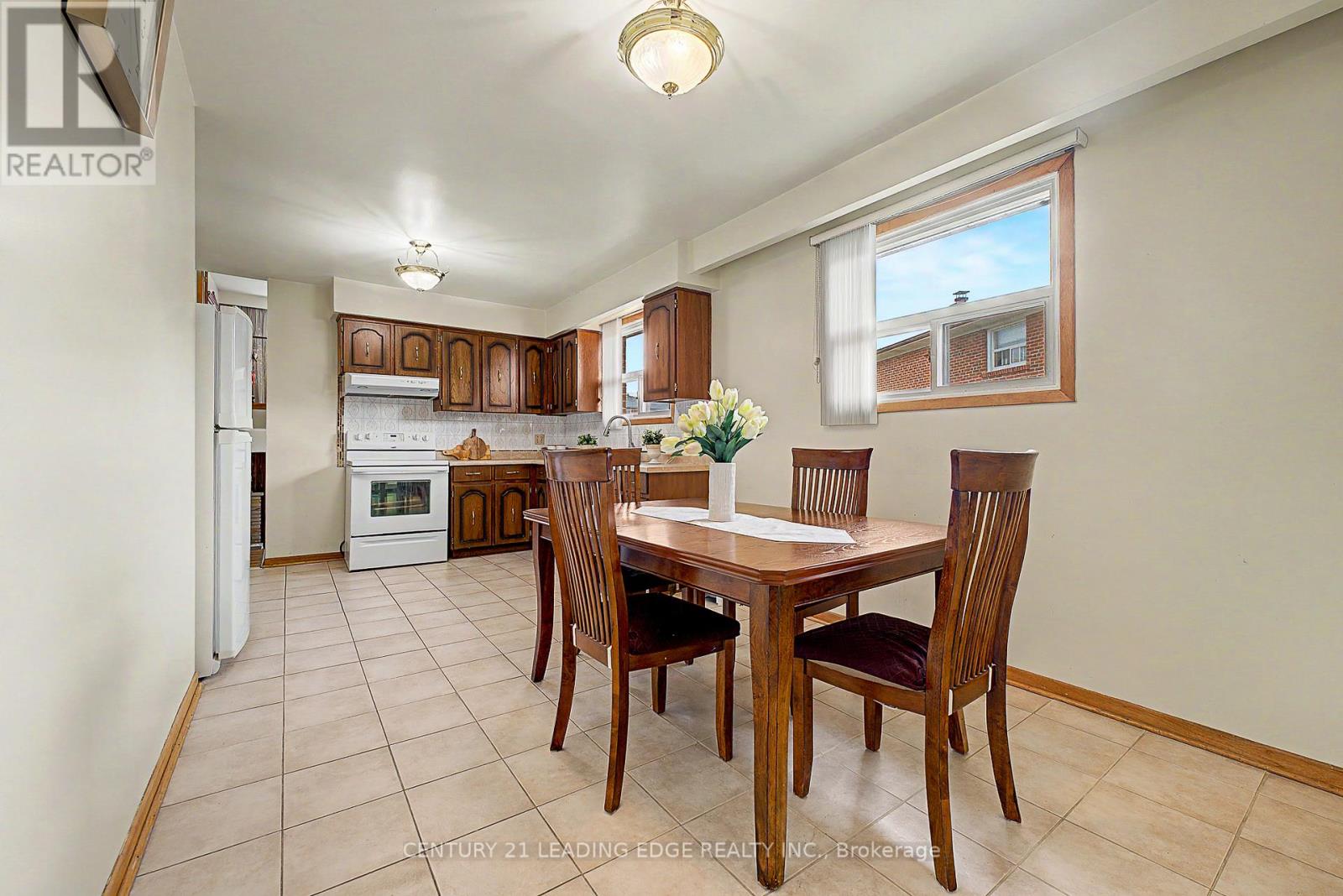 2a Fairglen Avenue, Toronto, Ontario  M1T 1G7 - Photo 14 - E12968736