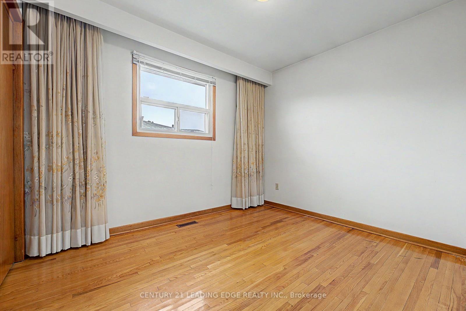 2a Fairglen Avenue, Toronto, Ontario  M1T 1G7 - Photo 18 - E12968736