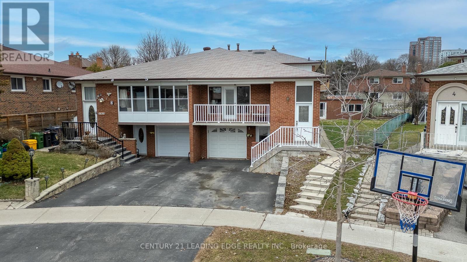 2a Fairglen Avenue, Toronto, Ontario  M1T 1G7 - Photo 3 - E12968736