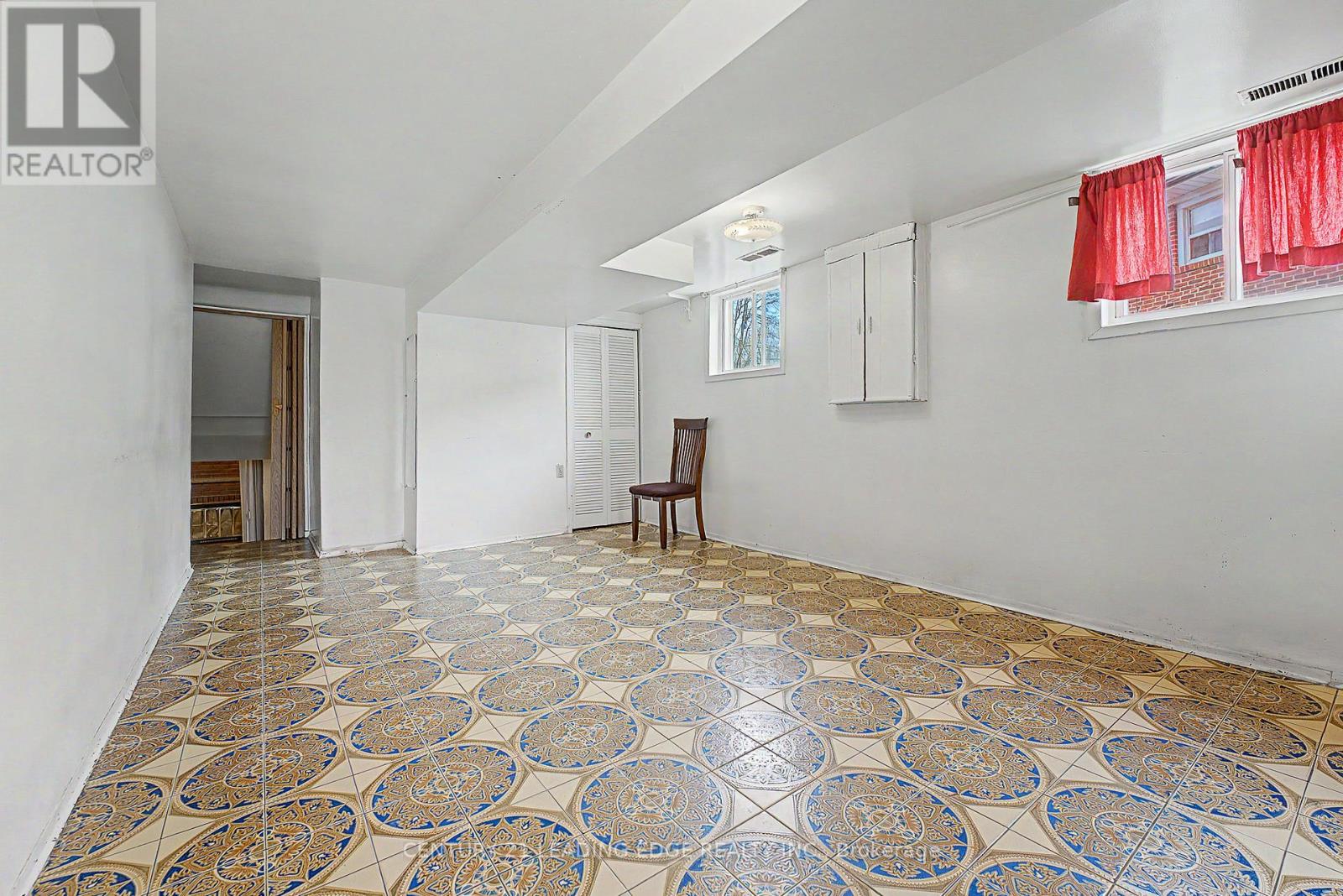 2a Fairglen Avenue, Toronto, Ontario  M1T 1G7 - Photo 32 - E12968736