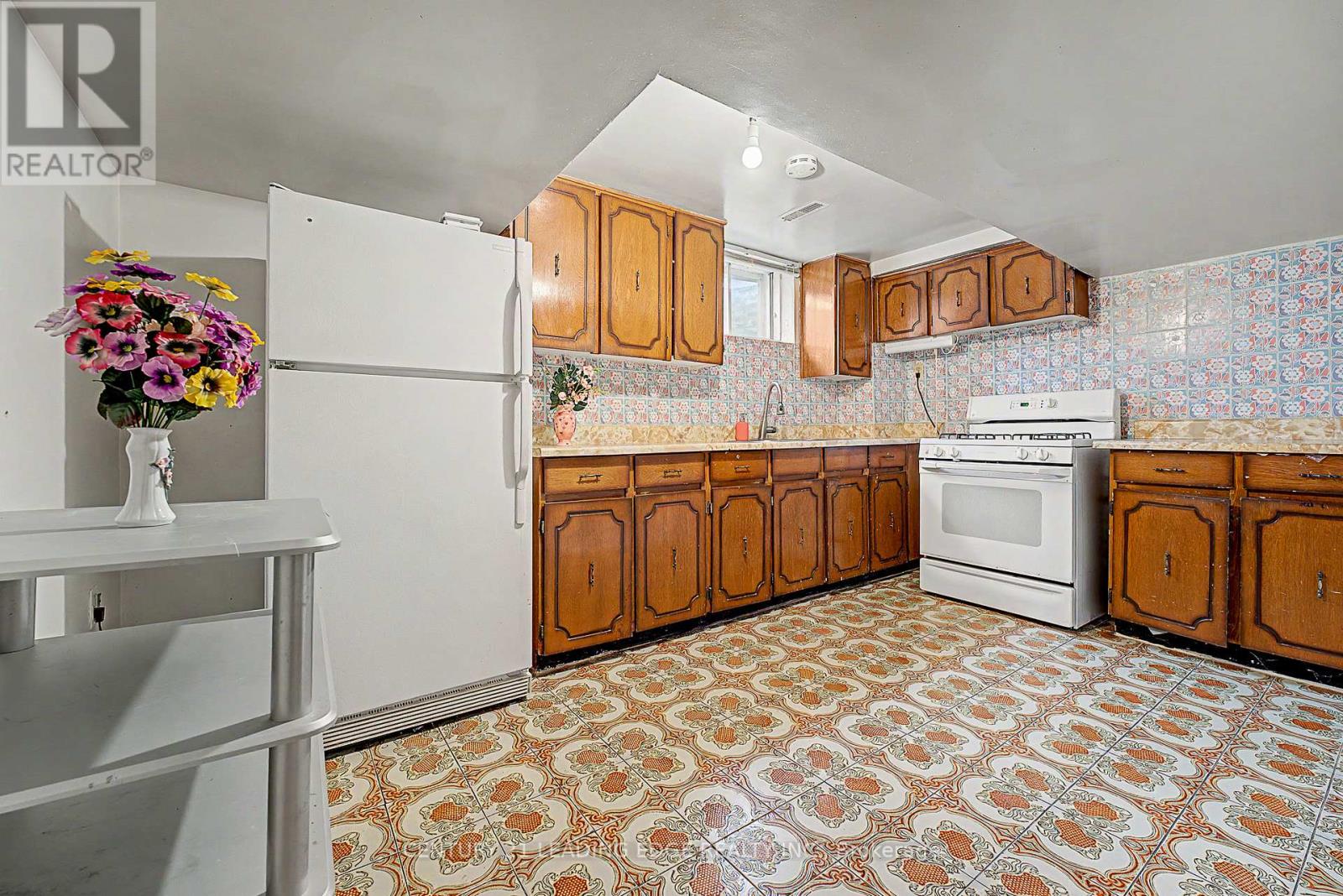 2a Fairglen Avenue, Toronto, Ontario  M1T 1G7 - Photo 34 - E12968736