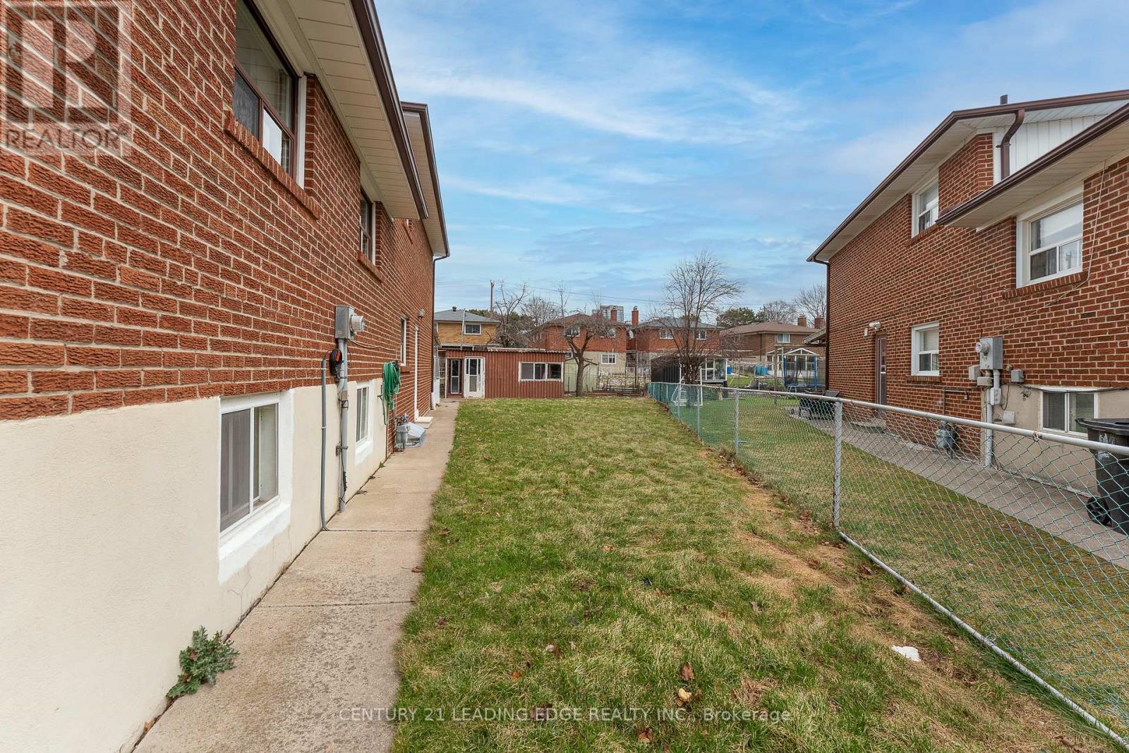 2a Fairglen Avenue, Toronto, Ontario  M1T 1G7 - Photo 39 - E12968736