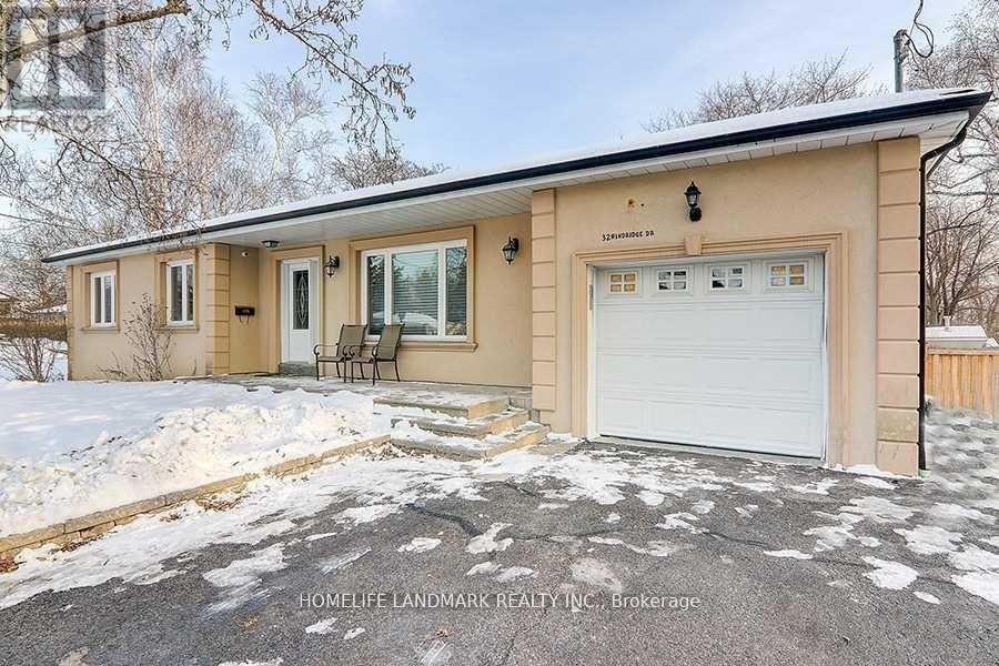 32 Windridge Drive, Markham, Ontario  L3P 1T8 - Photo 2 - N12968664