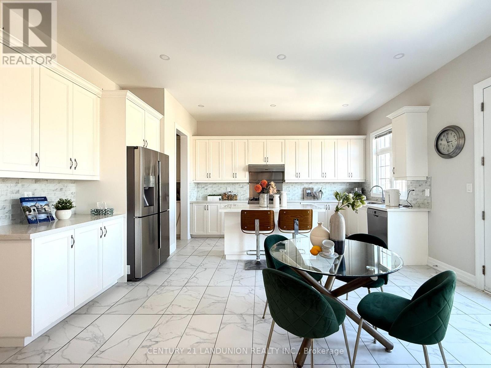 234 Touch Gold Crescent, Aurora, Ontario  L4G 3X5 - Photo 10 - N12968670