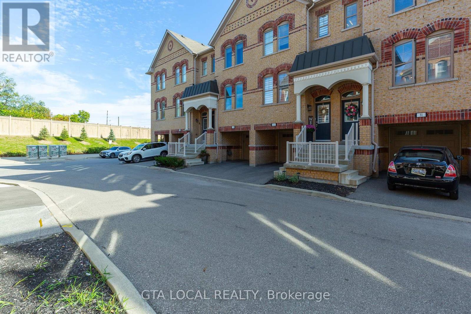 31 - 10 Porter Avenue W, Vaughan, Ontario  L4L 0H1 - Photo 2 - N12968684