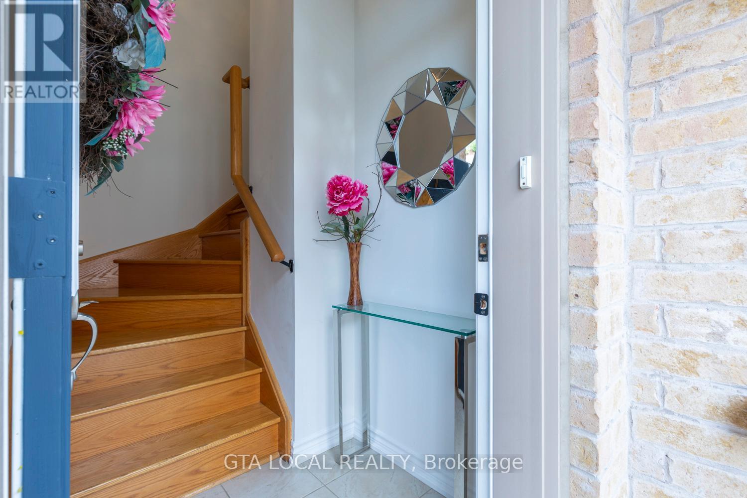 31 - 10 Porter Avenue W, Vaughan, Ontario  L4L 0H1 - Photo 7 - N12968684