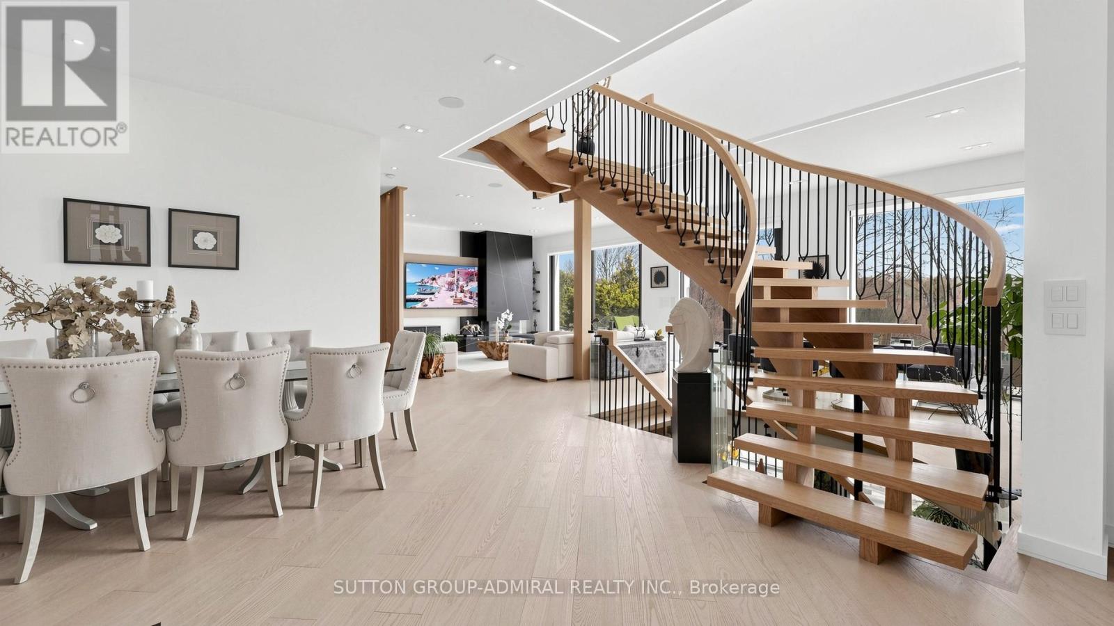 33 Thorny Brae Drive, Markham, Ontario  L3T 3G5 - Photo 5 - N12968724