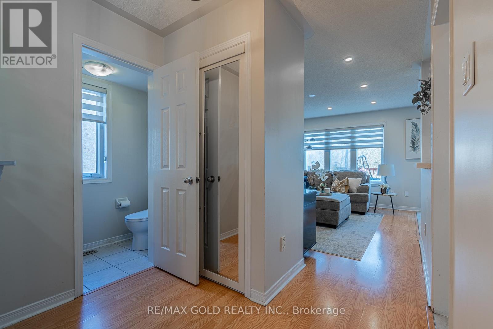 113 Rockgarden Trail, Brampton, Ontario  L6R 3N2 - Photo 5 - W12968656