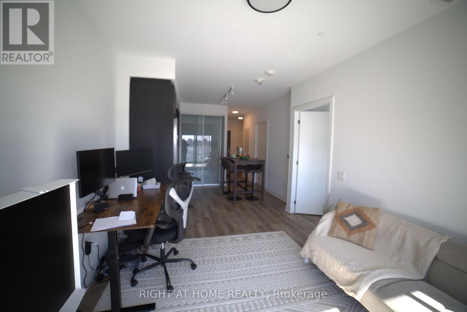 725 - 86 Dundas Street E, Mississauga, Ontario  L5A 0B1 - Photo 6 - W12968710