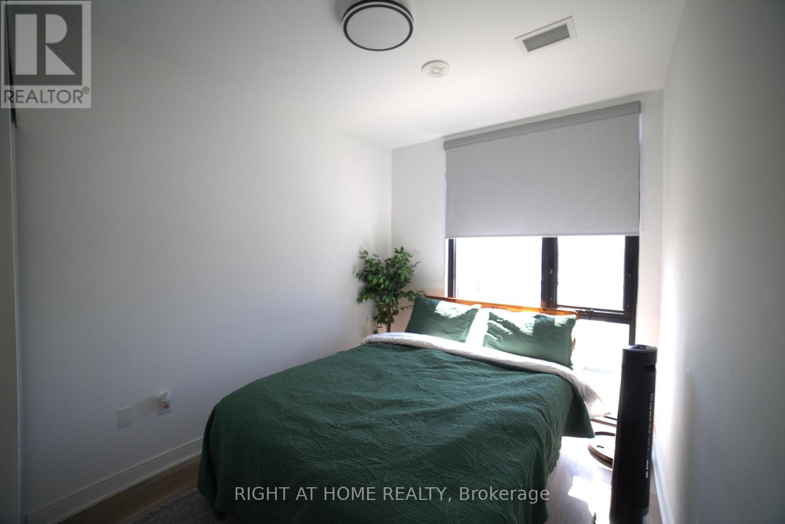 725 - 86 Dundas Street E, Mississauga, Ontario  L5A 0B1 - Photo 7 - W12968710