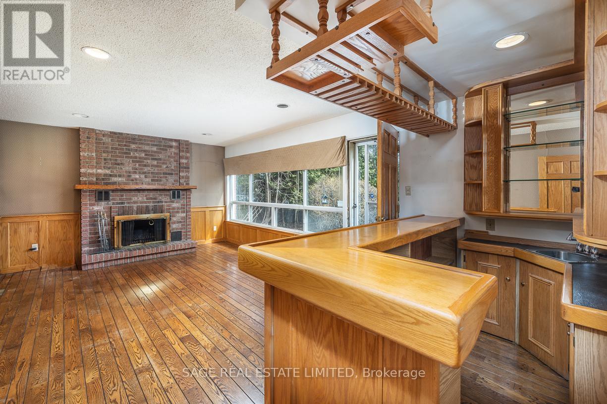 47 Ravensbourne Crescent, Toronto, Ontario  M9A 2A9 - Photo 16 - W12968720