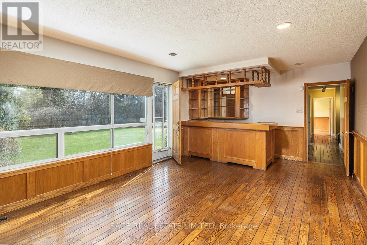 47 Ravensbourne Crescent, Toronto, Ontario  M9A 2A9 - Photo 17 - W12968720