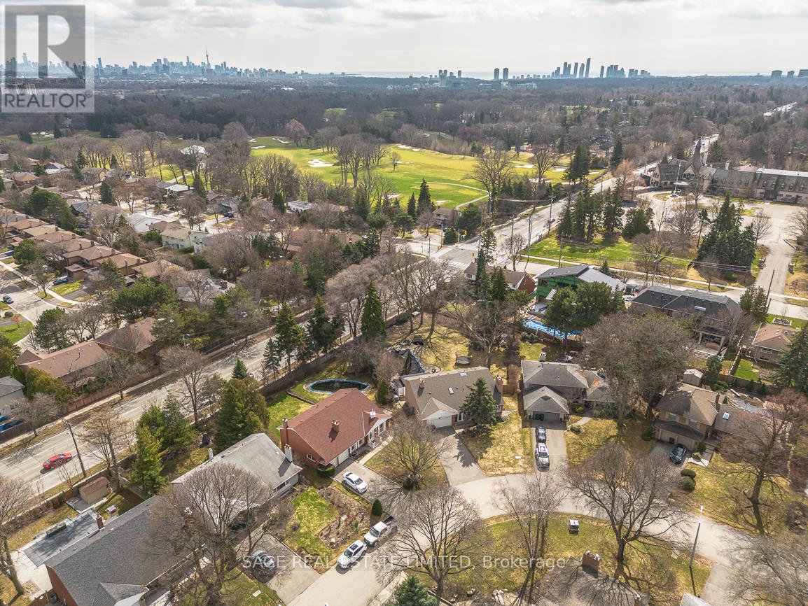 47 Ravensbourne Crescent, Toronto, Ontario  M9A 2A9 - Photo 22 - W12968720