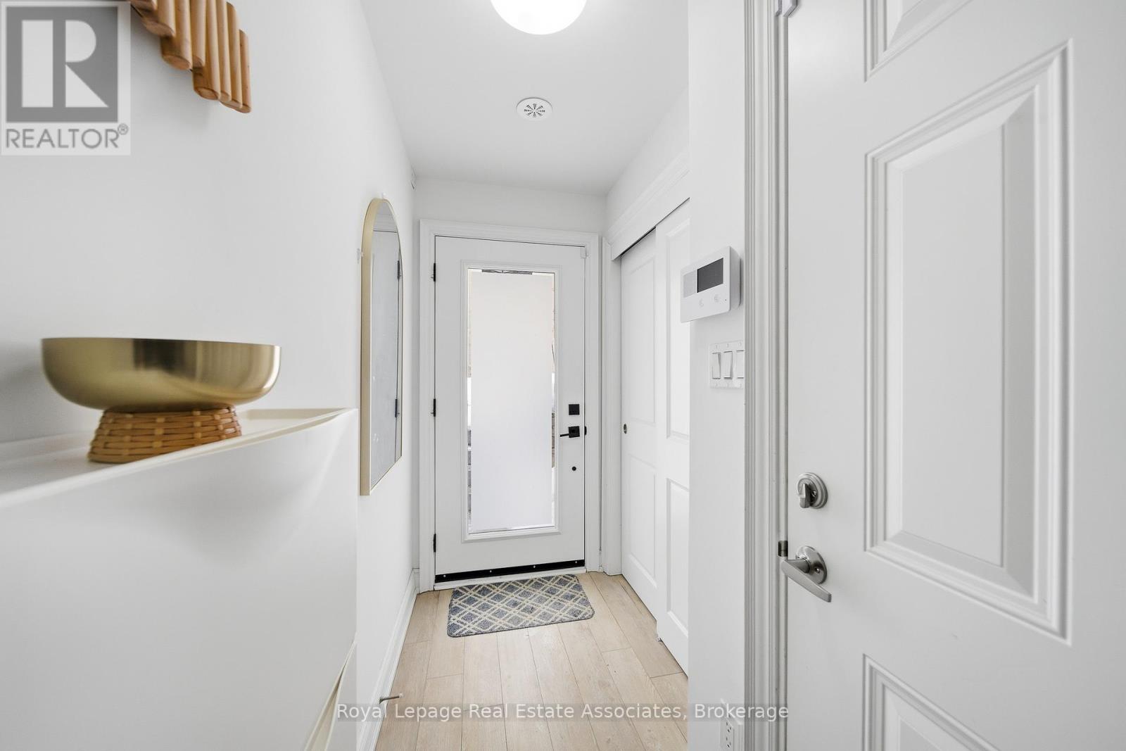 56 - 30 Lunar Crescent, Mississauga, Ontario  L5M 2R5 - Photo 3 - W12968730