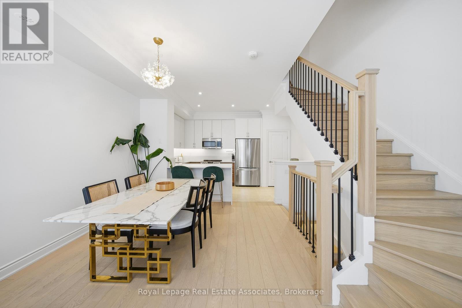 56 - 30 Lunar Crescent, Mississauga, Ontario  L5M 2R5 - Photo 5 - W12968730