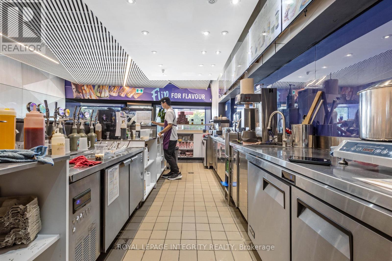 673-675 Somerset Street W, Ottawa, Ontario  K1R 6P3 - Photo 6 - X12968770