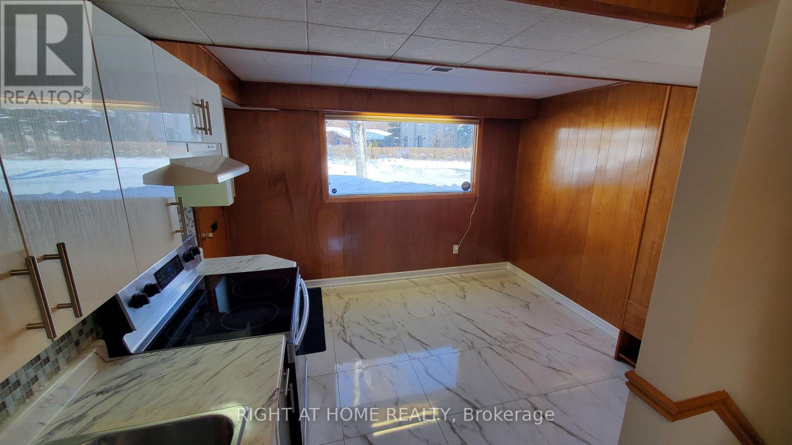 2 - 169 Yorkview Drive, Toronto, Ontario  M2R 1K2 - Photo 3 - C12968762