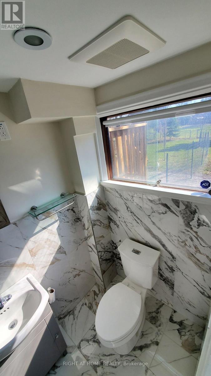 2 - 169 Yorkview Drive, Toronto, Ontario  M2R 1K2 - Photo 9 - C12968762