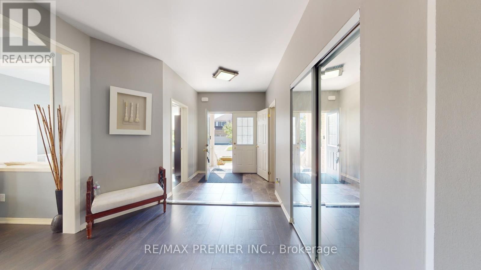 2307 Pilgrim Square, Oshawa, Ontario  L1L 0C2 - Photo 4 - E12968752