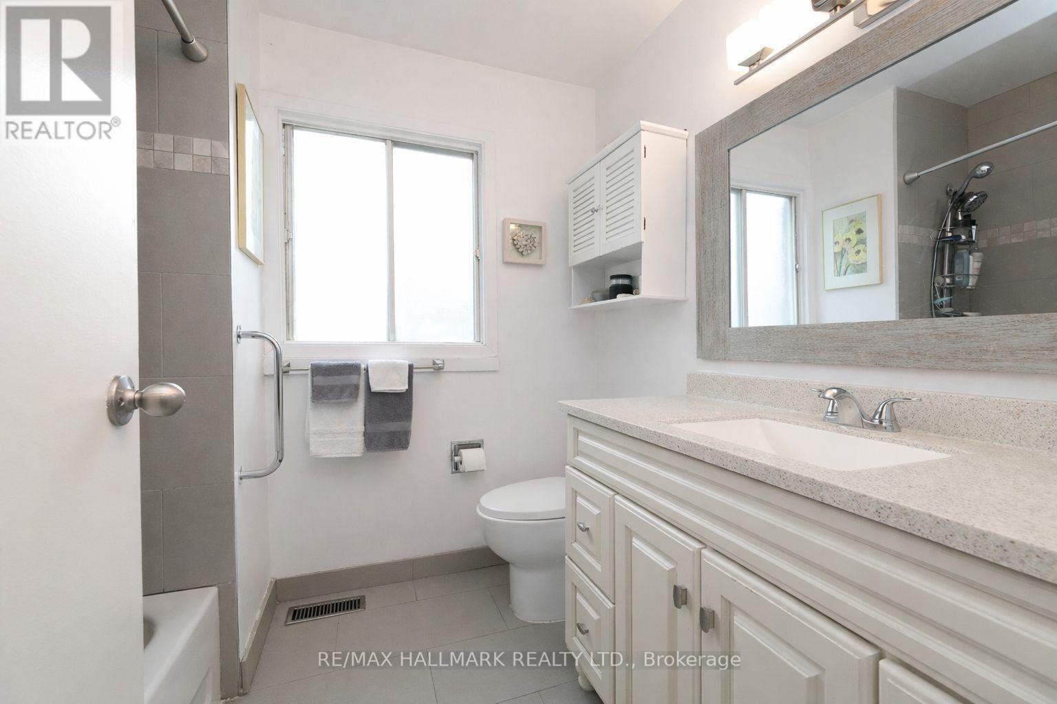 191 Cottonwood Court, Markham, Ontario  L3T 5W9 - Photo 11 - N12968744