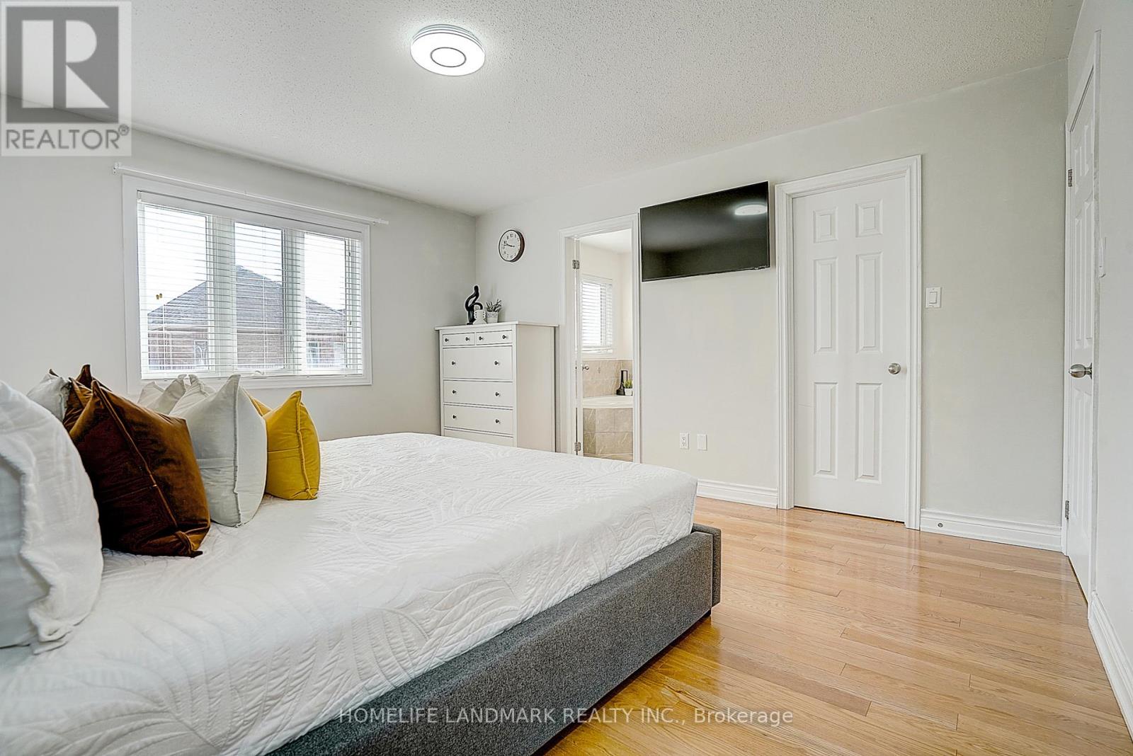 11 Chao Crescent, Richmond Hill, Ontario  L4E 0P4 - Photo 25 - N12968748