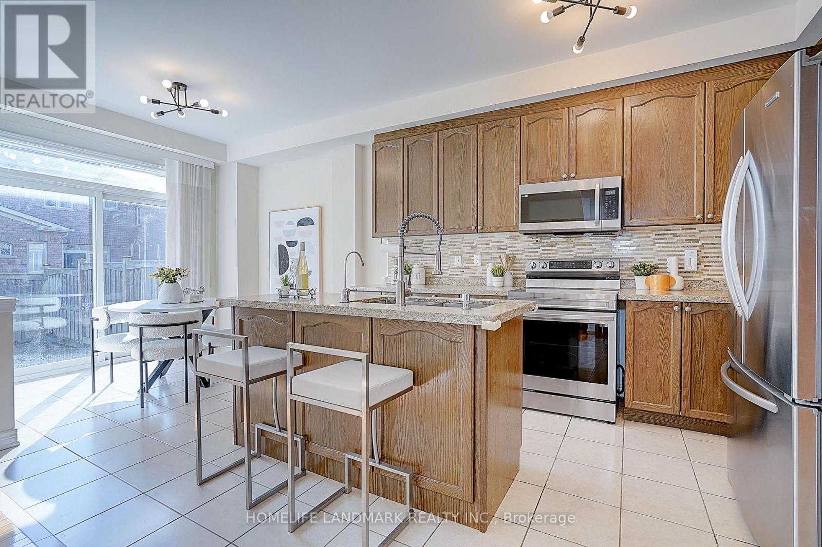 11 Chao Crescent, Richmond Hill, Ontario  L4E 0P4 - Photo 9 - N12968748