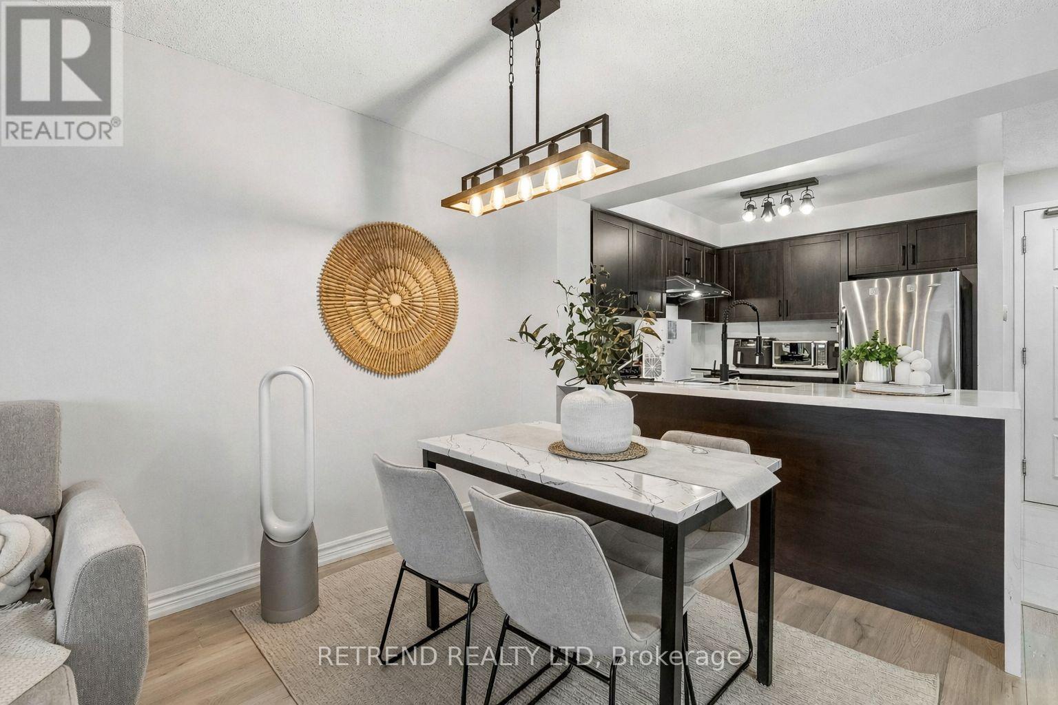 602 - 310 Red Maple Road, Richmond Hill, Ontario  L4C 0T7 - Photo 3 - N12968776