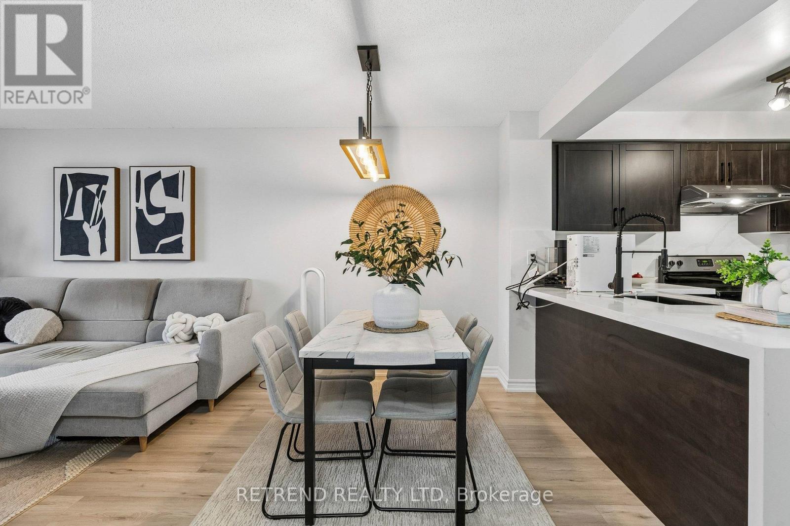 602 - 310 Red Maple Road, Richmond Hill, Ontario  L4C 0T7 - Photo 4 - N12968776