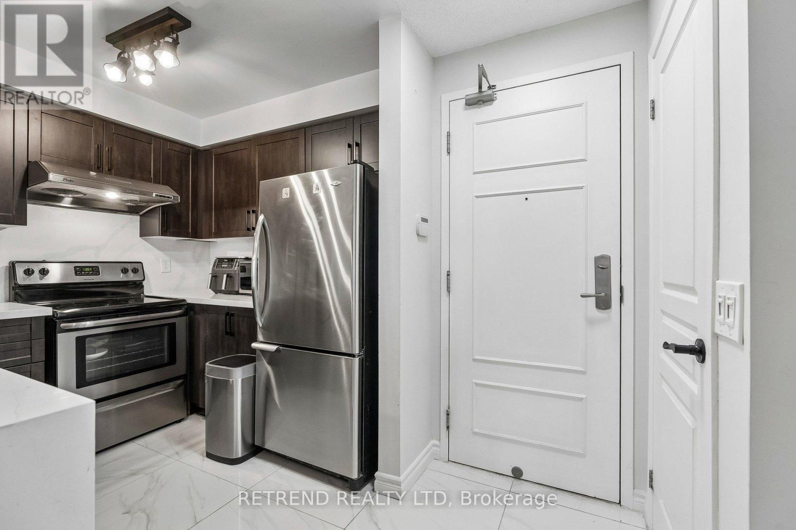 602 - 310 Red Maple Road, Richmond Hill, Ontario  L4C 0T7 - Photo 5 - N12968776