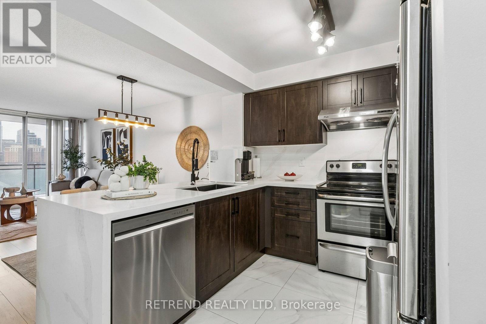 602 - 310 Red Maple Road, Richmond Hill, Ontario  L4C 0T7 - Photo 8 - N12968776